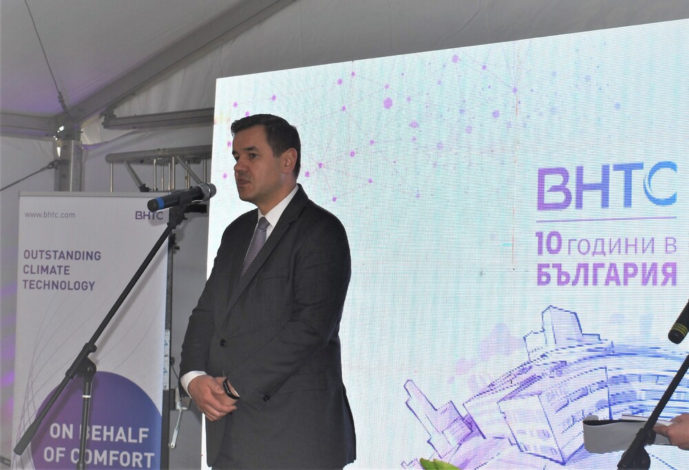 Министерство на икономиката и индустрията: Най-голямата държавна индустриална зона отбеляза 10 години от първата привлечена инвестиция