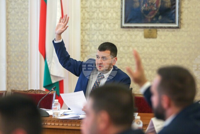 Парламент - Комисия по икономическа политика и иновации 