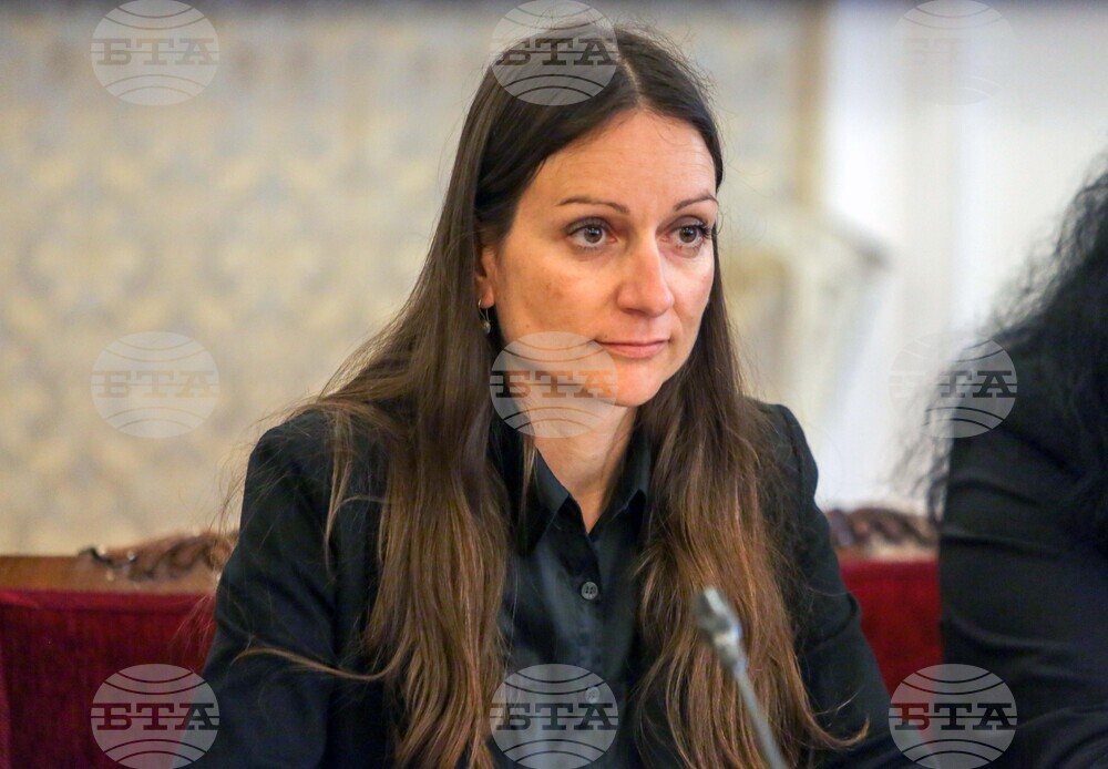 Парламент - Комисия по икономическа политика и иновации - Ирина Щонова