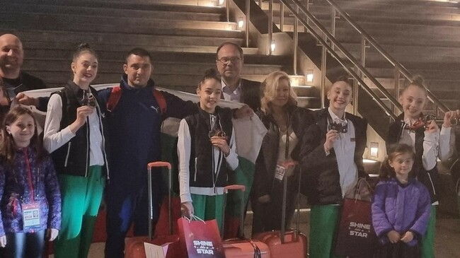 Посланикът на България в Азербайджан Руслан Стоянов се срещна с ансамбъла по художествена гимнастика