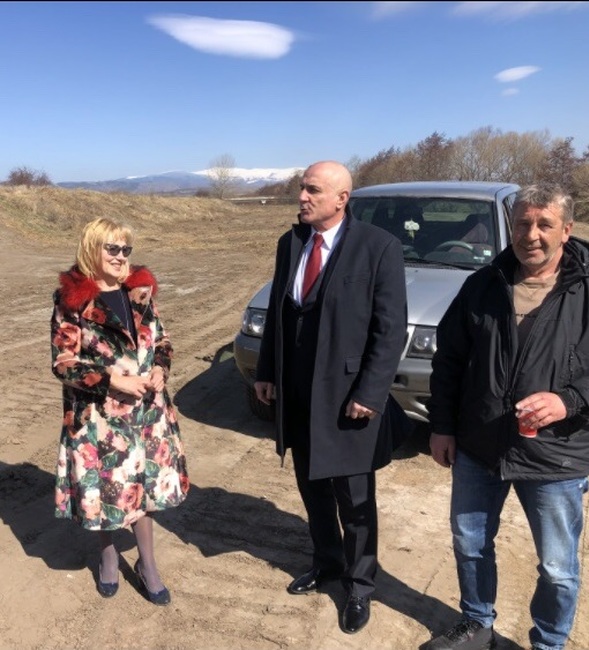 След спешни действия от „Напоителни системи“ е възстановена дигата в с. Прибой, обл. Перник