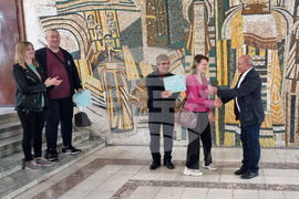 Добрич - връчване на сертификати на украински граждани