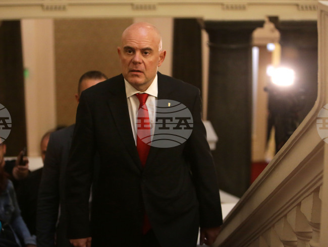 Парламент - Комисия по правни въпроси