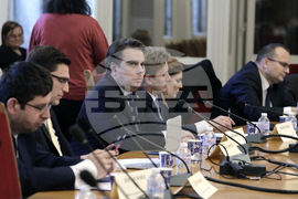 Парламент - Комисия по бюджет и финанси