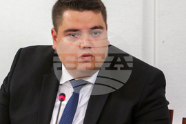 Парламент - Комисия по правни въпроси