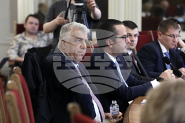 Парламент - Комисия по бюджет и финанси