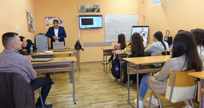 Районен съд – Разград: Магистрати и ученици разговаряха за трафика на хора и хулиганските прояви на непълнолетните