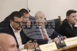 Парламент - Комисия по транспорт и съобщения