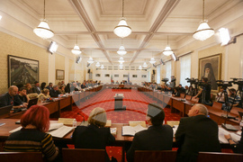 Парламент - Комисия по правни въпроси