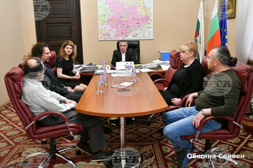 Стефан Радев при срещата си с оперната прима Татяна Шиварова: Сливен винаги се радва да ви посрещне