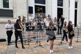 Добрич - Художествена галерия - празник