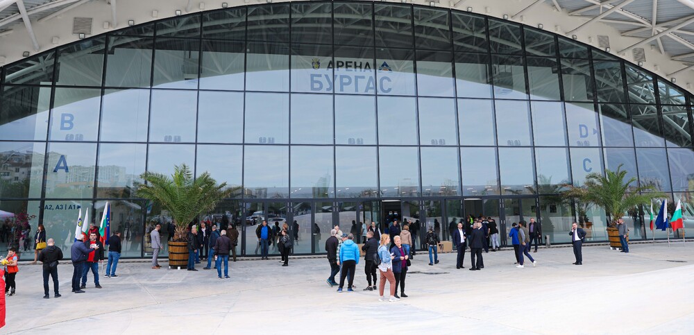 Министерство на младежта и спорта: „Арена Бургас" беше открита официално в присъствието на президента Румен Радев, министър Весела Лечева и кмета на града Димитър Николов