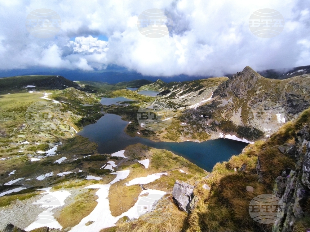 Good Mountain Hiking Conditions on Friday