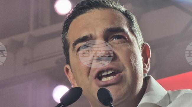 Бившият гръцки премиер Алексис Ципрас представи мемоарите си и намекна за създаване на нова лява партия