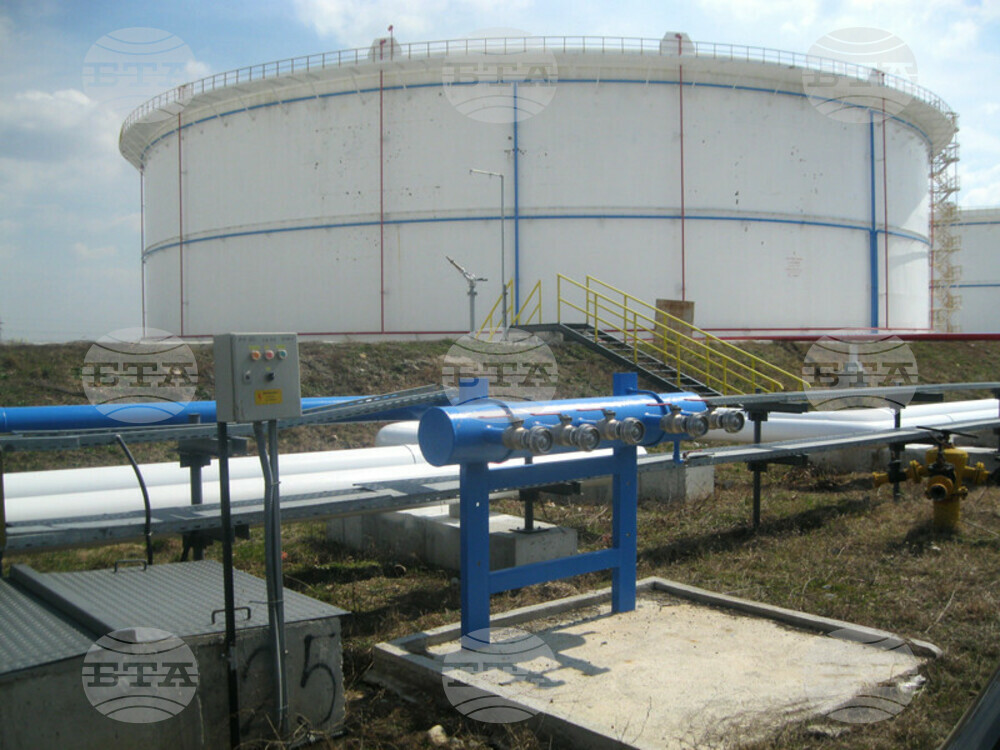Bulgarian Companies May Hold Part of Their Oil Stocks in Romania