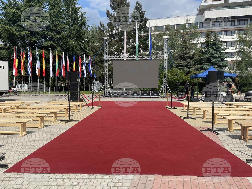 В ход са последните приготовления за избора на Царица Роза 2023 в Казанлък