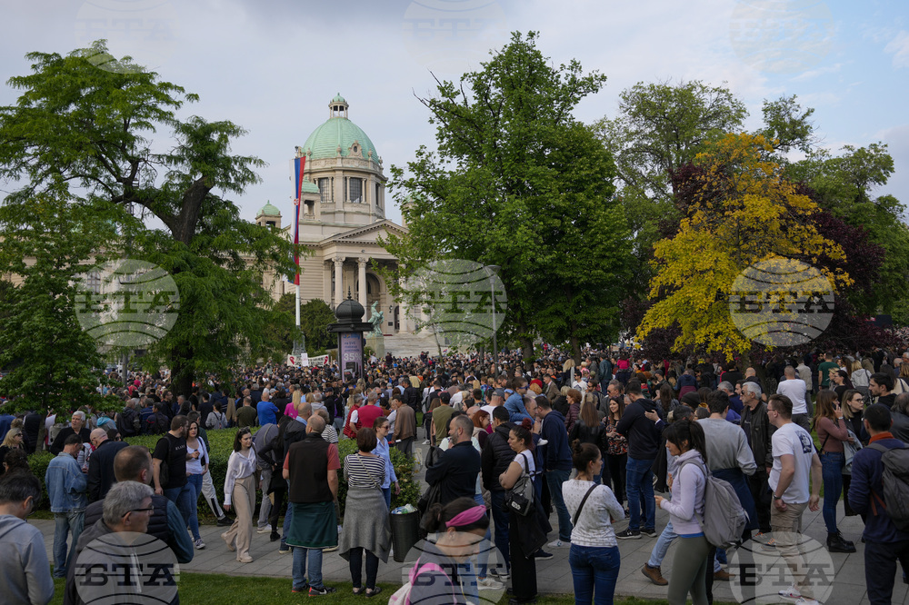Tens of Thousands Protest in Serbia against Violence, Demand Government's Resignation