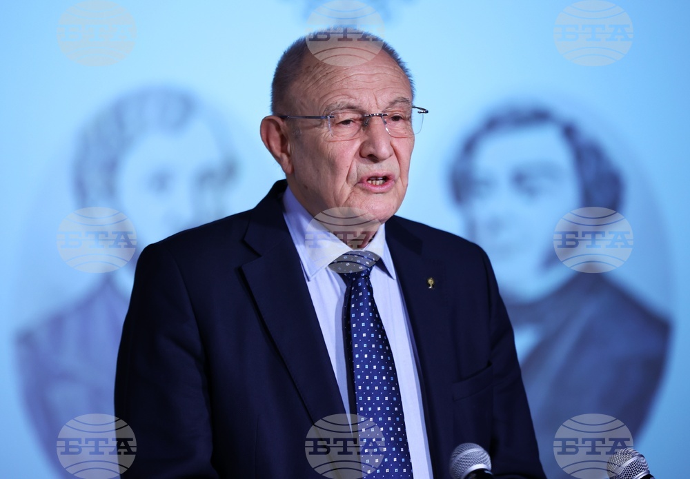 Проф. Кирил Топалов, писател, драматург, преводач и дипломат
