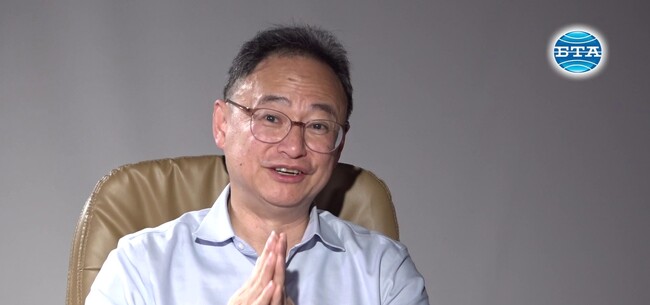 Традициите на България в електроинженерството ни привлякоха тук