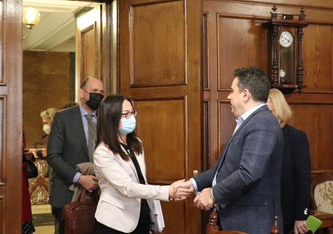 Асен Василев - среща - делегация на Световната банка