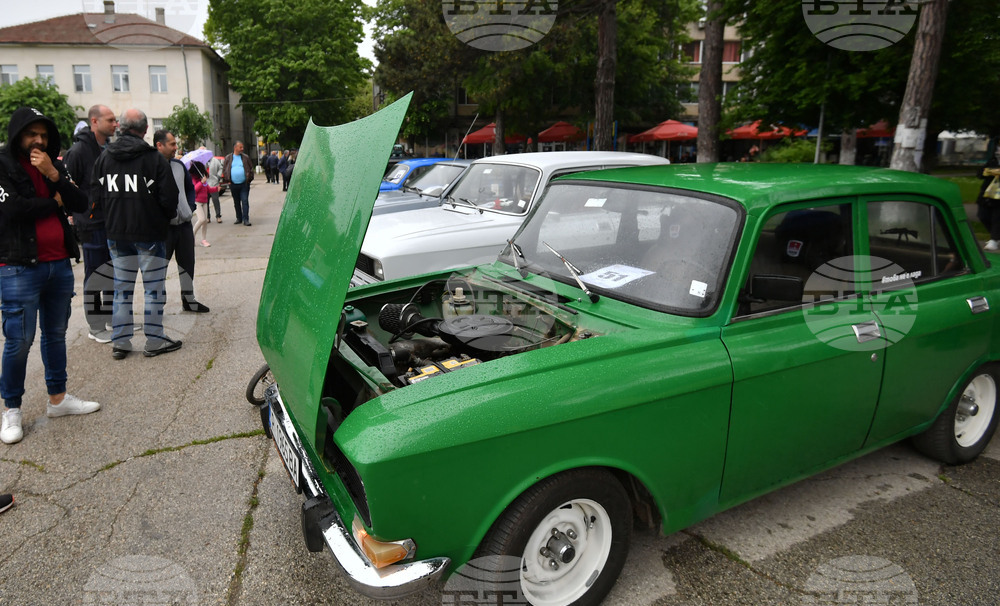 Кубрат - автомобили - ретро парад