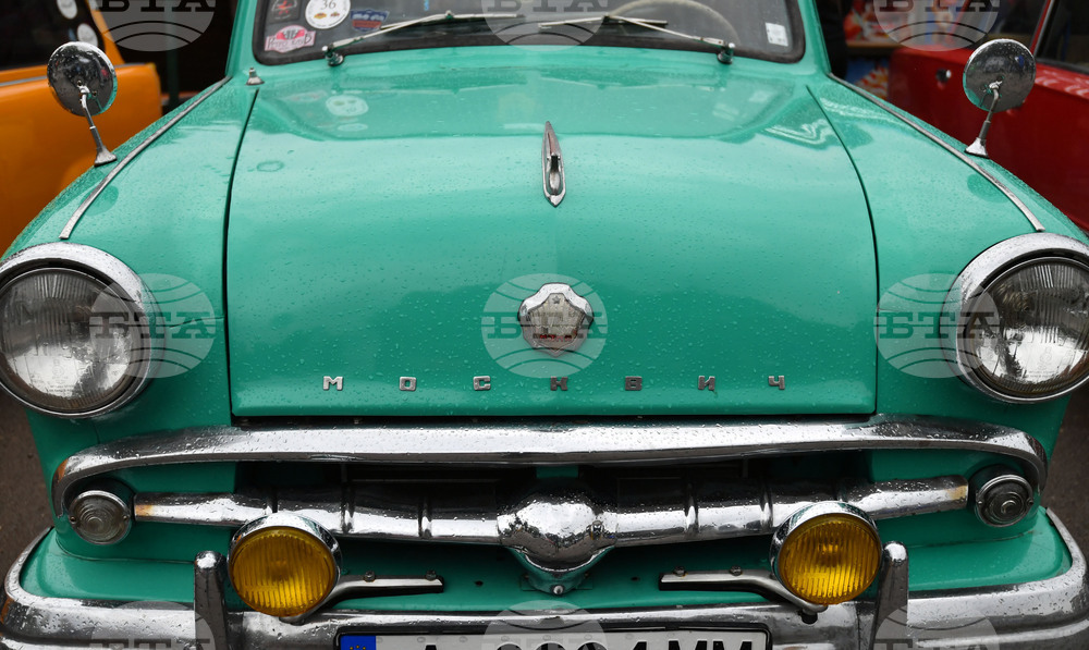 Кубрат - автомобили - ретро парад