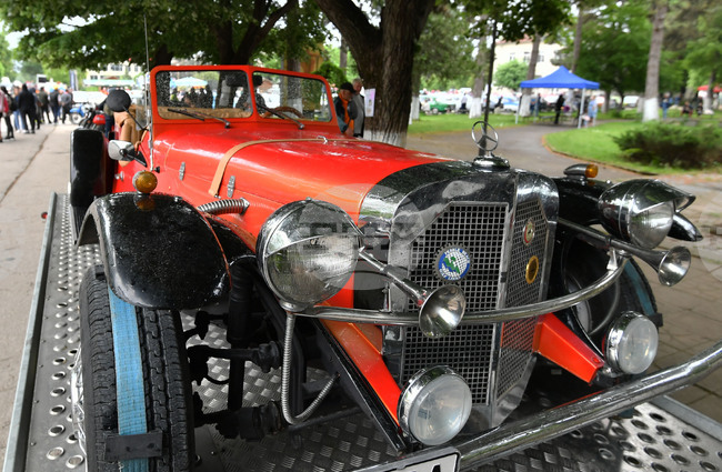 Кубрат - автомобили - ретро парад