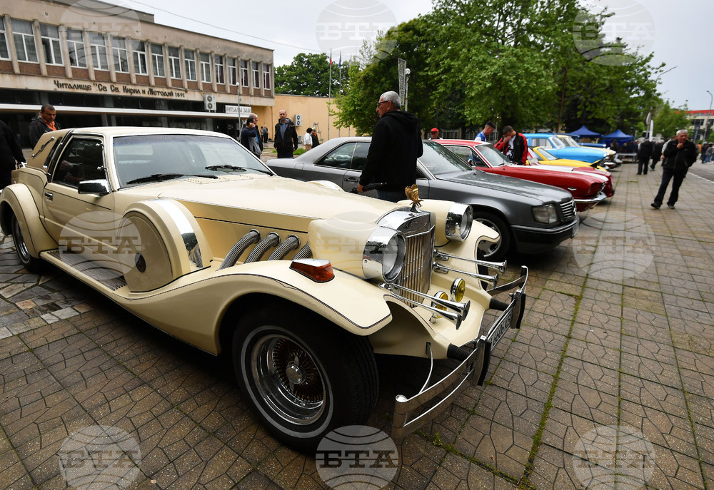 Кубрат - автомобили - ретро парад