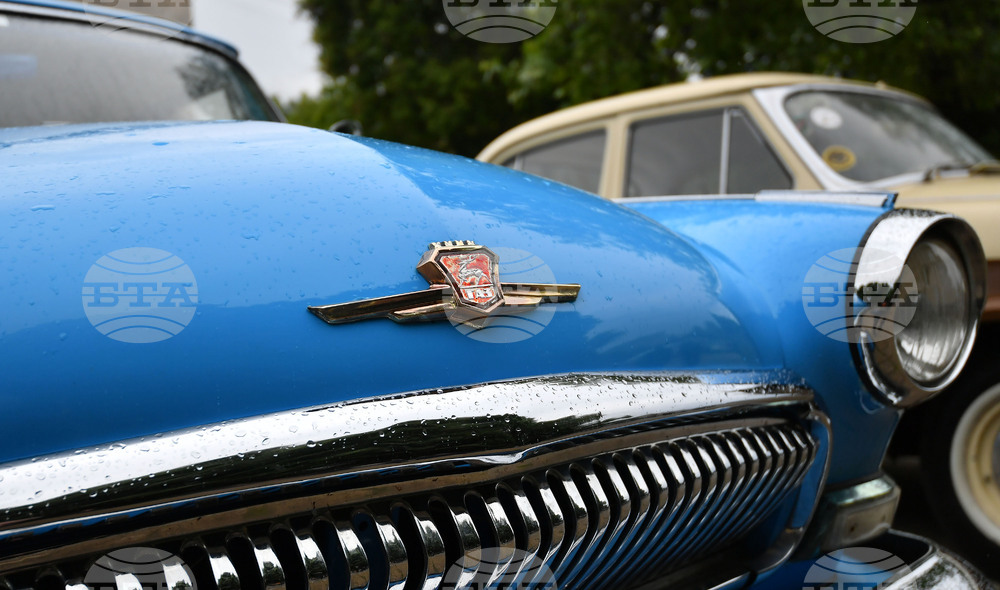 Кубрат - автомобили - ретро парад