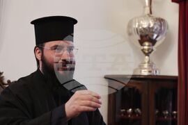 Кипър - Манастир Кикос - отец Максим