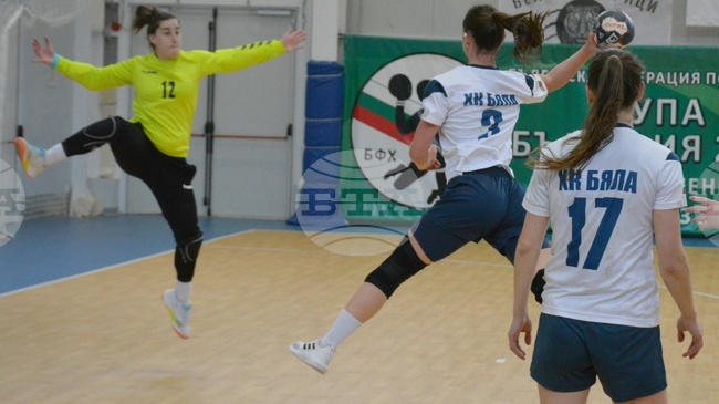 Бяла спечели дербито срещу Етър 64 в женското хандбално първенство