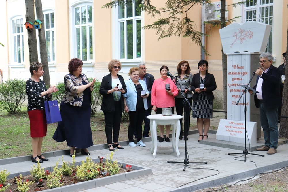 Анатоли Станев: Още от създаването на първите занаятчийски училища професионалното образование играе неизменна роля в развитието на страната ни