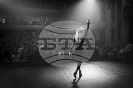 Лили Иванова с бутиков концерт в Народен театър „Иван Вазов“