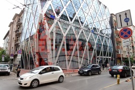 Сградата на Представителството на ЕК в България - изцапана с червена боя