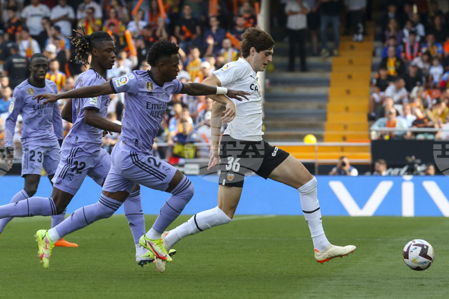 Манчестър Юнайтед се включи в битката за Хави Гера от Валенсия