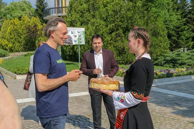 ОА Хасково: Посрещане на екоактивиста Крейг Кохон