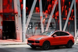 Сградата на Представителството на ЕК в България - изцапана с червена боя