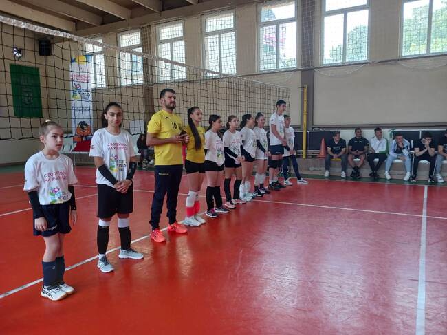 Плевен е част от инициативата „С волейбол на училище”