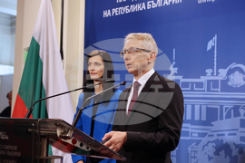 Парламент - Мария Габриел - Николай Денков - изявление