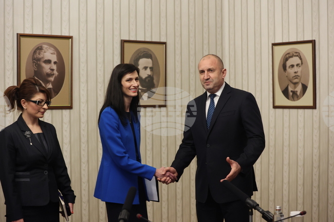 Румен Радев - Мария Габриел - мандат