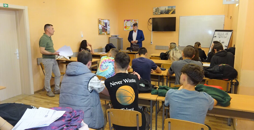 Окръжен съд – Разград: Заключителни беседи се проведоха днес в Математическата гимназия, десетокласниците започват подготовка за симулиран съдебен процес