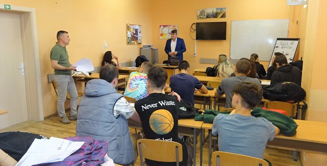 Окръжен съд – Разград: Заключителни беседи се проведоха днес в Математическата гимназия, десетокласниците започват подготовка за симулиран съдебен процес