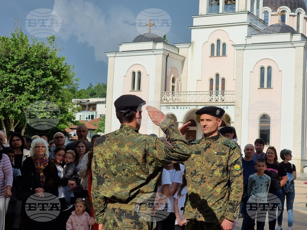 Ловеч - Панайот Пипков - барелеф