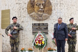 Ловеч - Панайот Пипков - барелеф