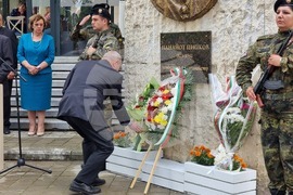 Ловеч - Панайот Пипков - барелеф