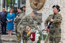 Ловеч - Панайот Пипков - барелеф