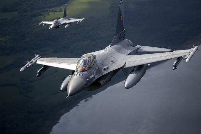 САЩ може да продадат изтребители F-16 на Турция при условие да не се ползват срещу съюзници на НАТО, пише "Политико"