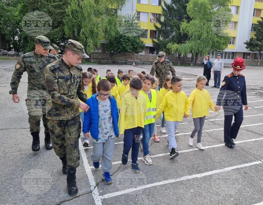 Във военния факултет в Шумен започна обучение на деца от детска градина