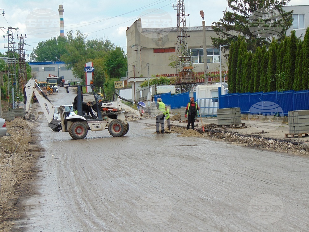 По четири улици в Шумен се извършват мащабни строителни дейности със средства от общинския заем