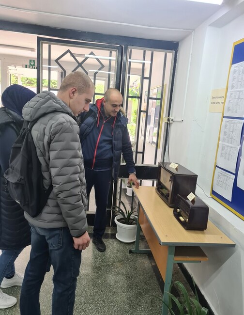 Мини ретро експозиция „Звукотехниката – вчера, днес, утре“ откриха във Физико-технологичния факултет към ПУ „Паисий Хилендарски“, база Смолян